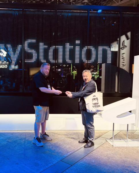 Бывший глава PlayStation Studios Сюхэй Ёсида в шутливой форме раскритиковал Sony за отказ от выпуска игр на дисках